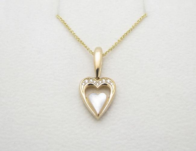 Kabana 14k Gold Mother of Pearl Heart Pendant