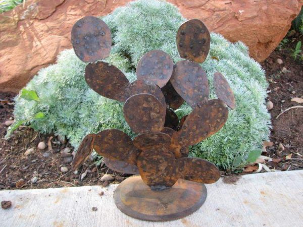 Prickly Pear Cactus Yard Art Small