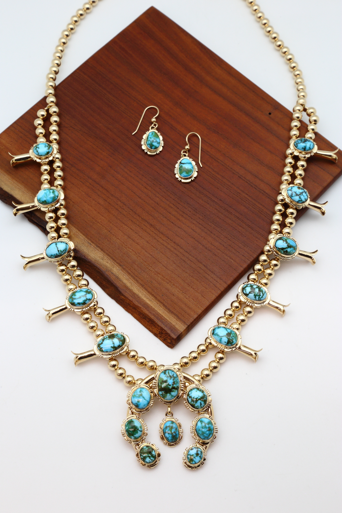 Zuni Squash Blossom Necklace, c. 1940 | Silver turquoise jewelry, Beautiful  turquoise jewelry, Turquoise bead bracelet
